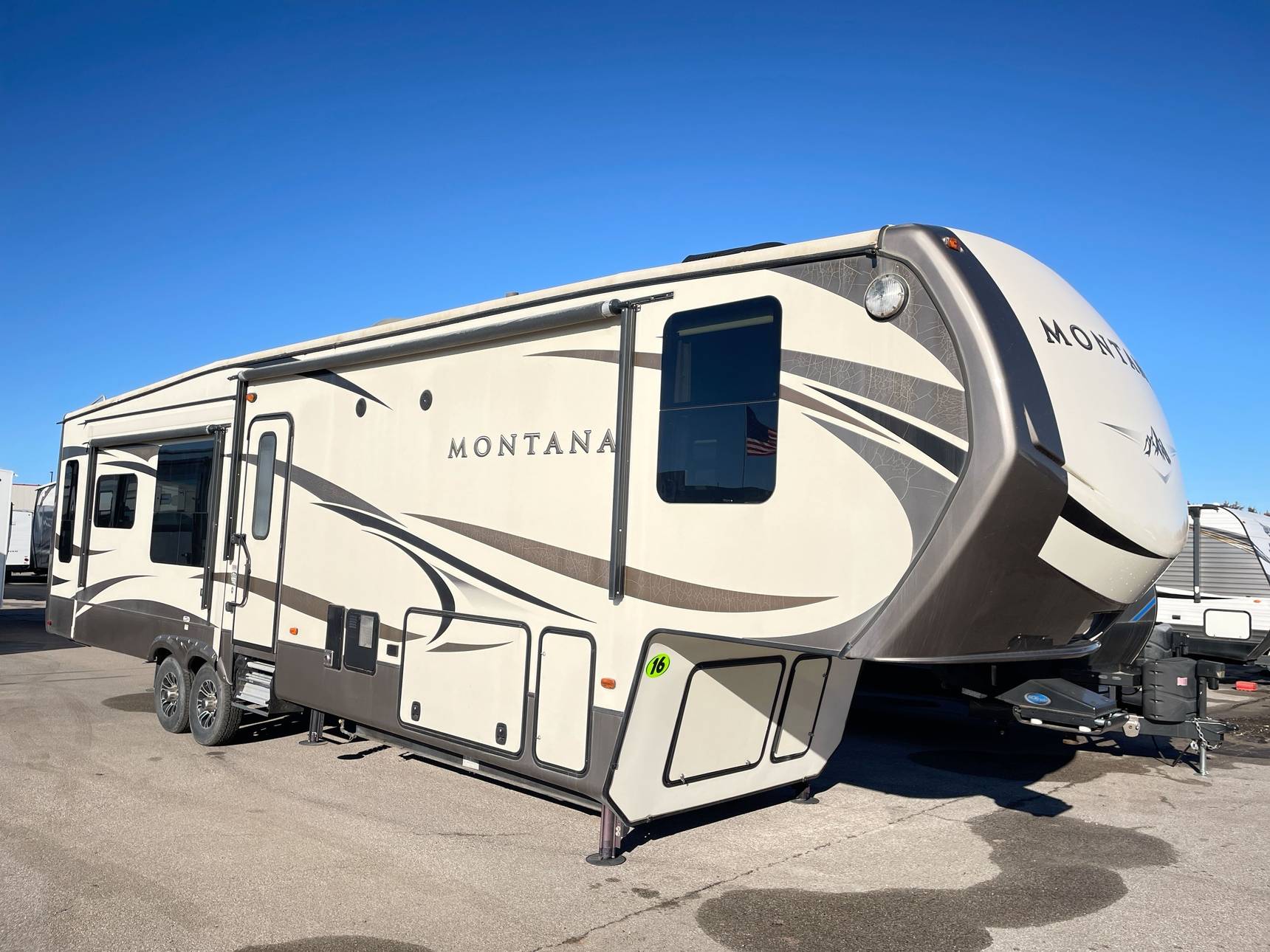 Mobile RV and motorhome detailing in Kansas City